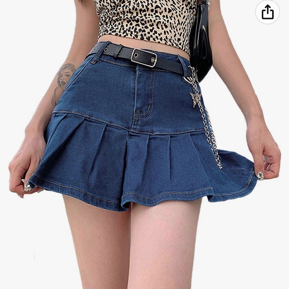 ONLY USED ONCE REBELDE SKIRT